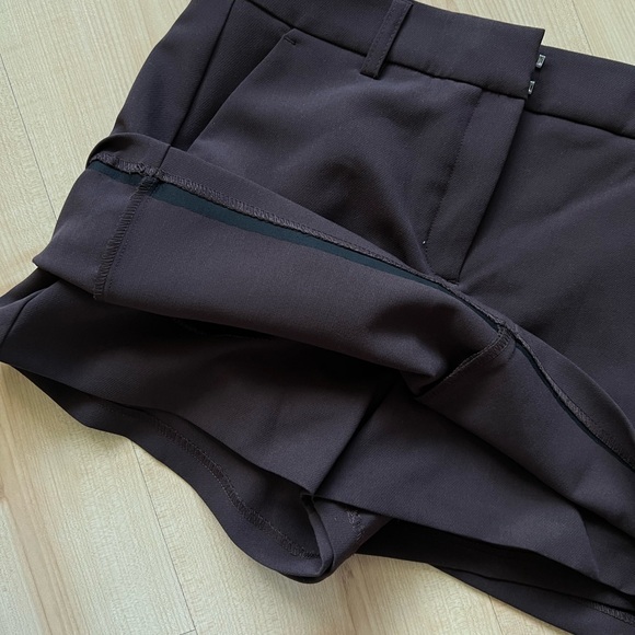 Dynamite High Waist Brown Shorts - Picture 5 of 5